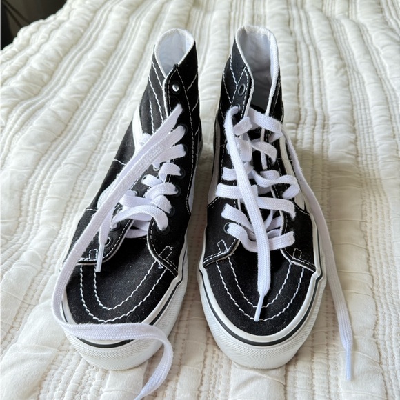 Vans high top sneakers - Picture 1 of 5